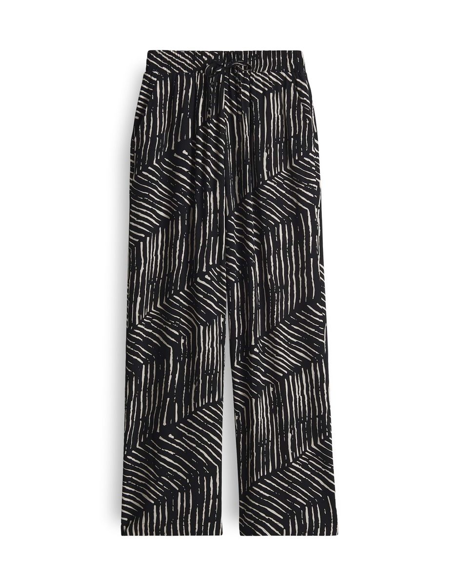 Marou palm leaves
