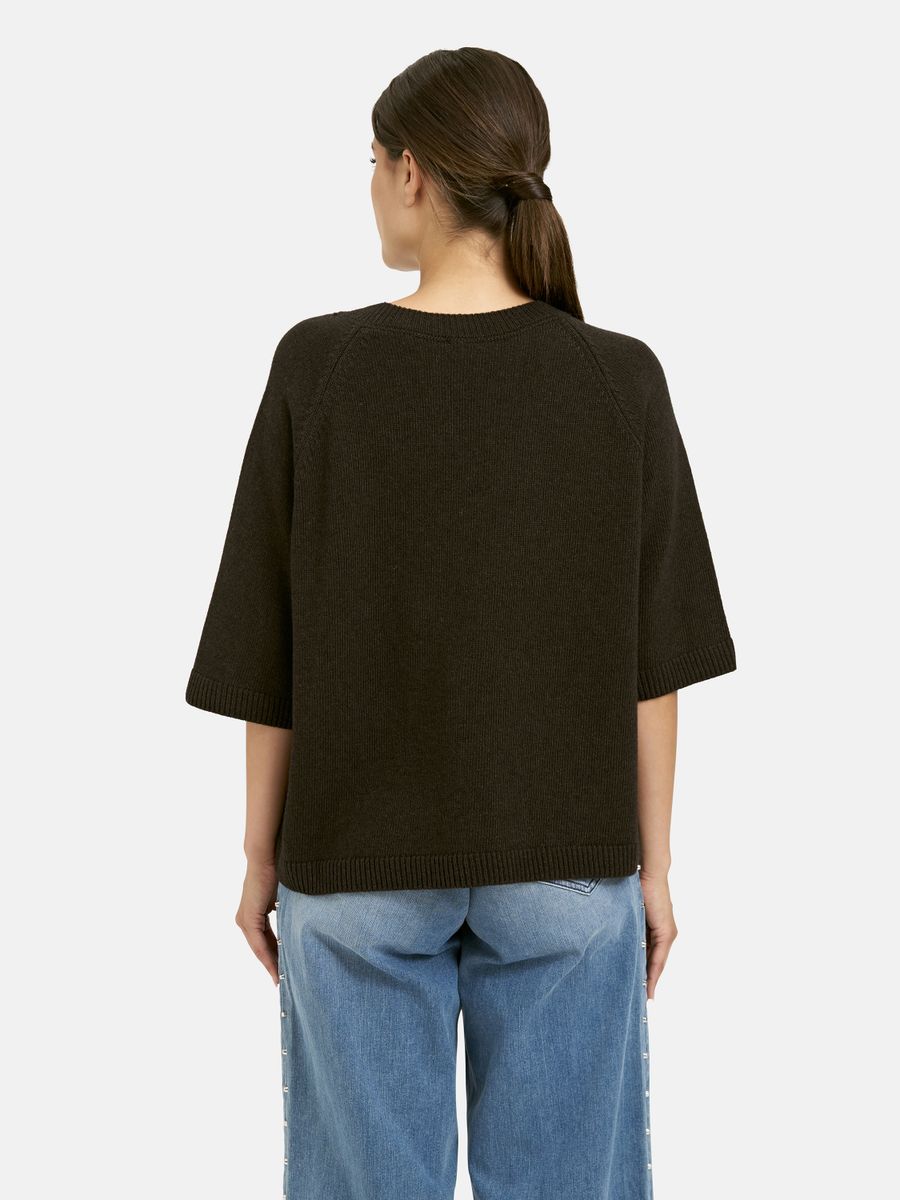 Loose fit Pullover with 1/2 sleeves and round neck