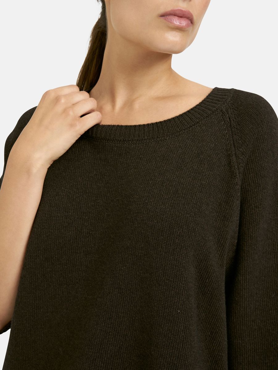 Loose fit Pullover with 1/2 sleeves and round neck