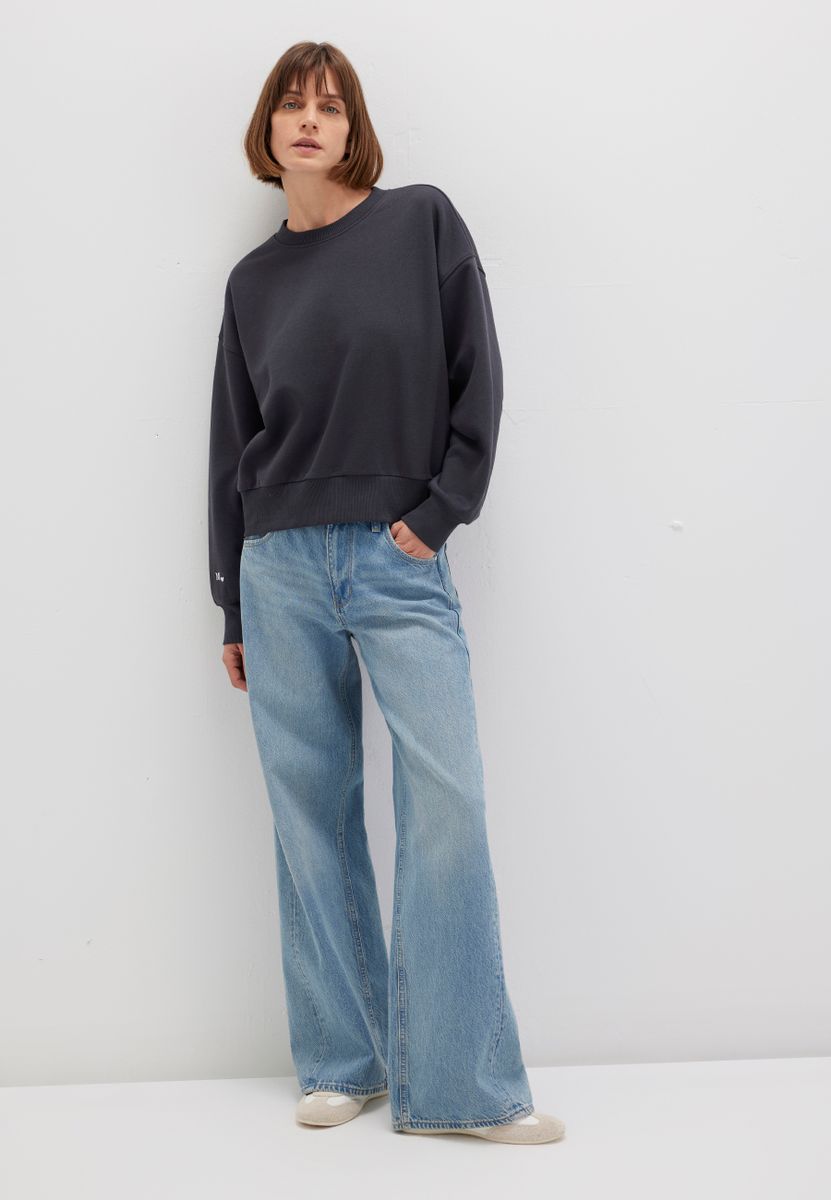CREW NECK SWEATSHIRT