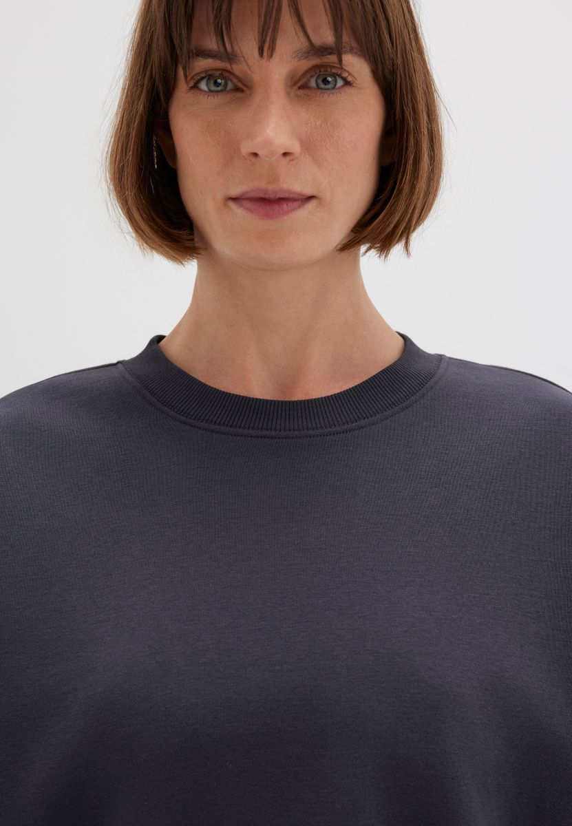 CREW NECK SWEATSHIRT