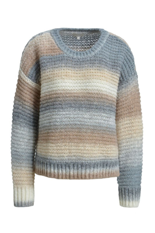 1/1 sleeve Pullover with oversized shoulders and normal fit