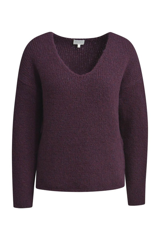 V-Neck pullover with oversized shoulders and 1/1 sleeves