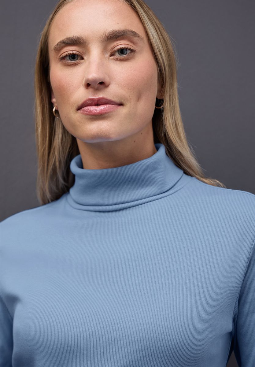 Basic Rollkragenshirt