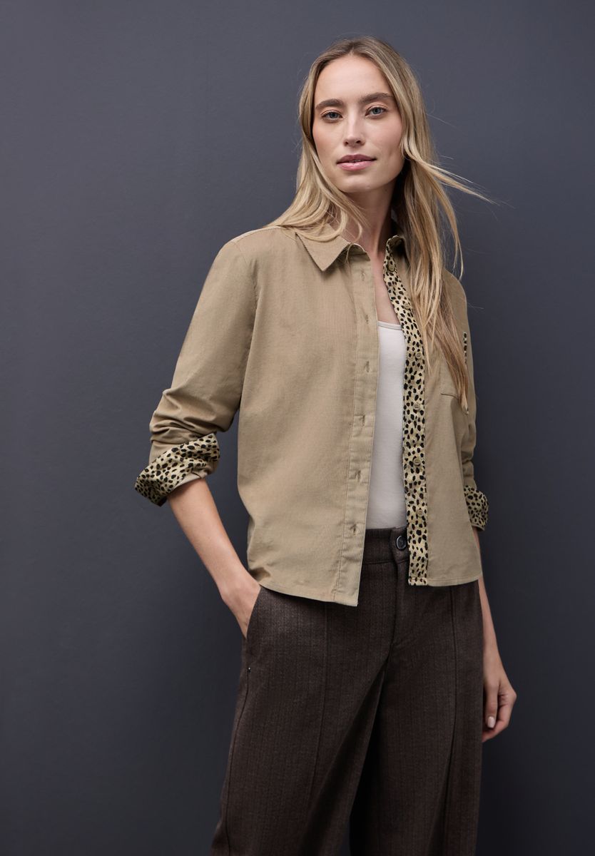 Cordbluse mit Tapedetails
