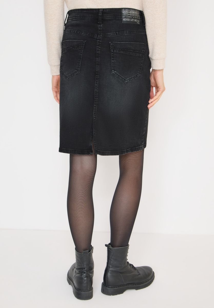 Jeansrock mit Nieten
