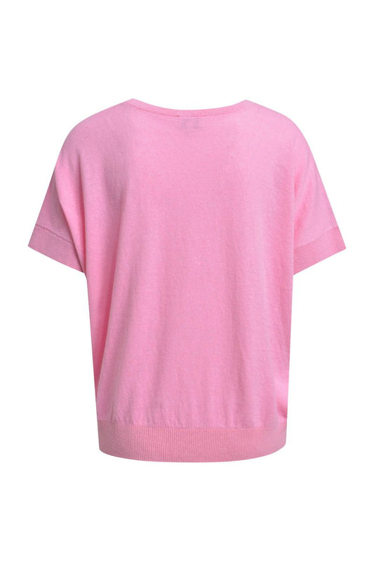 v-neck sleeveless pullover