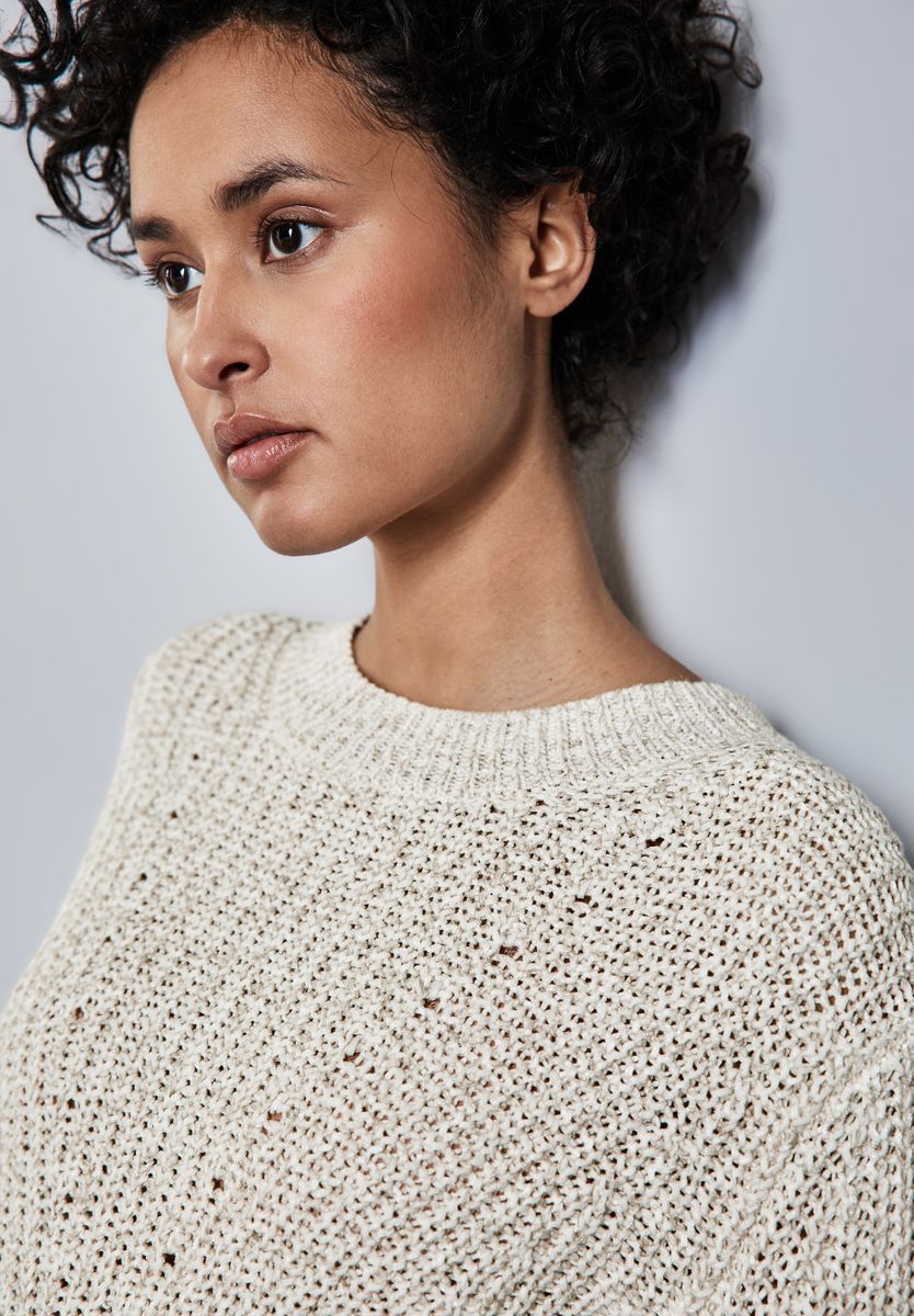 Pullover mit Strickmuster