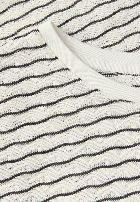 Shirt mit welligen Streifen