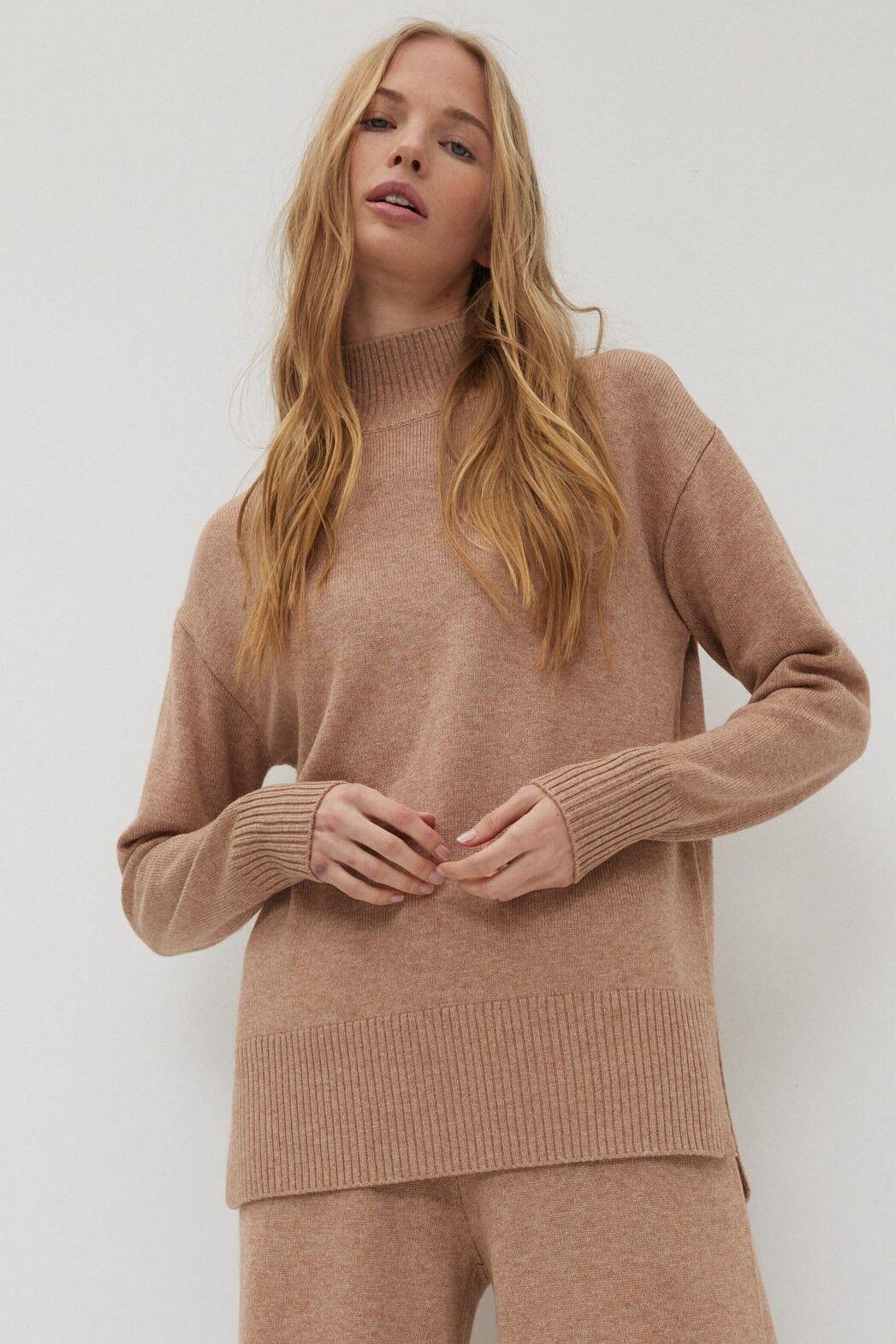 long knitted Turtleneck