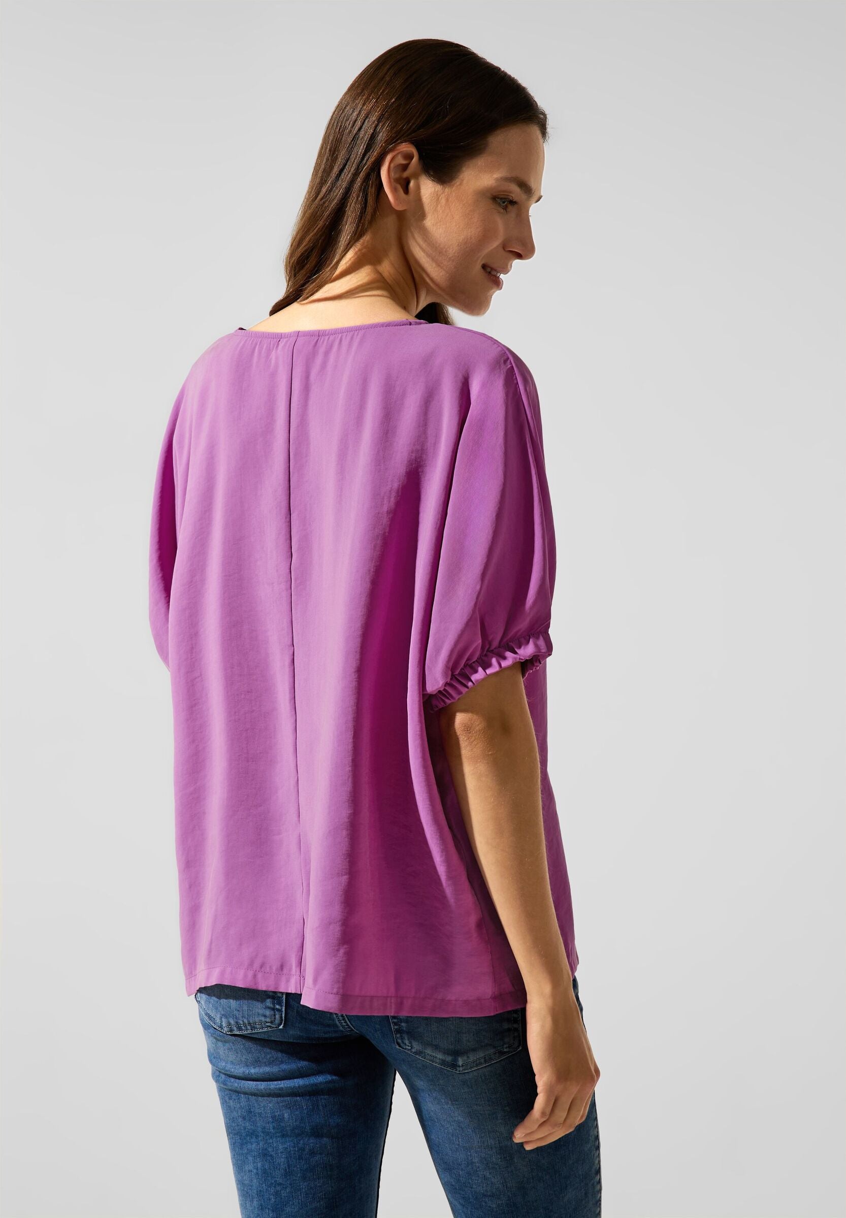 Bluse mit gerafftem Halbarm