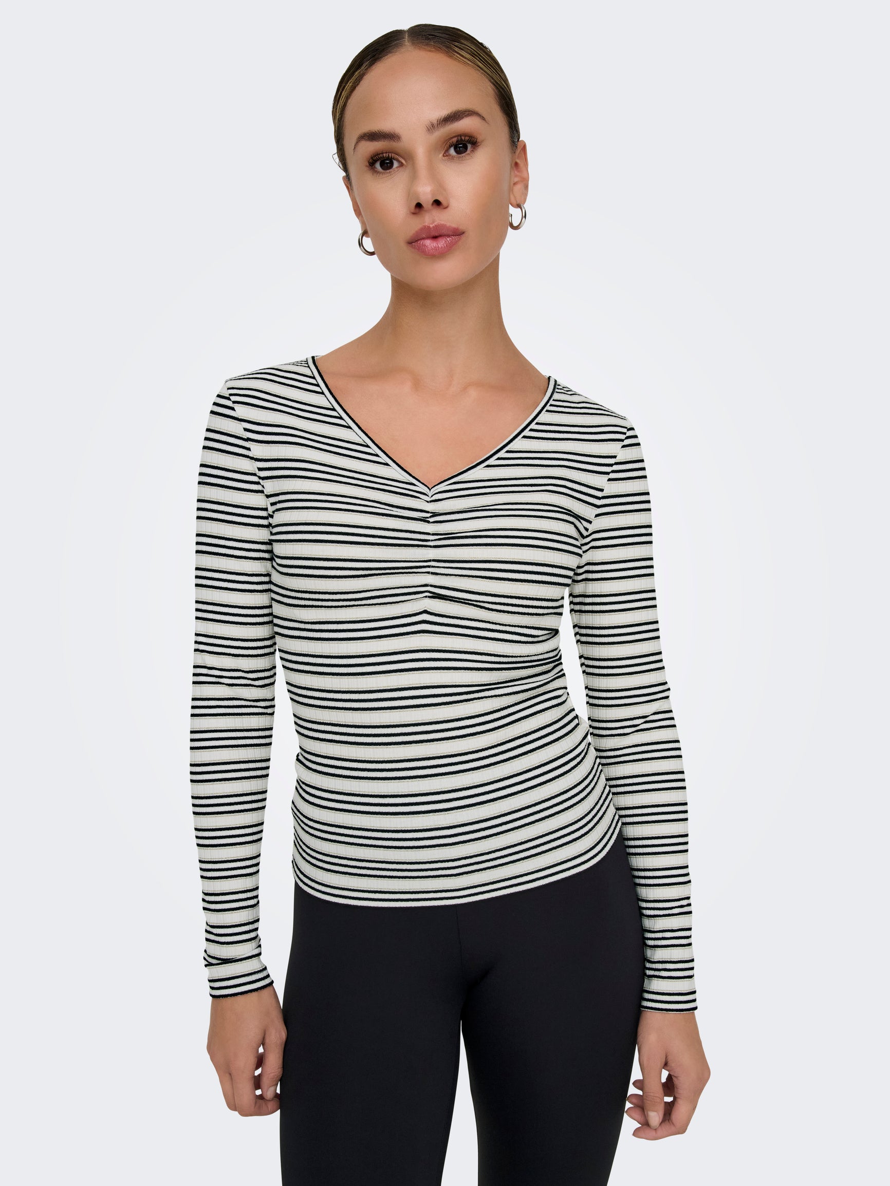 ONLCECILIA L/S V-NECK TOP BOX JRS