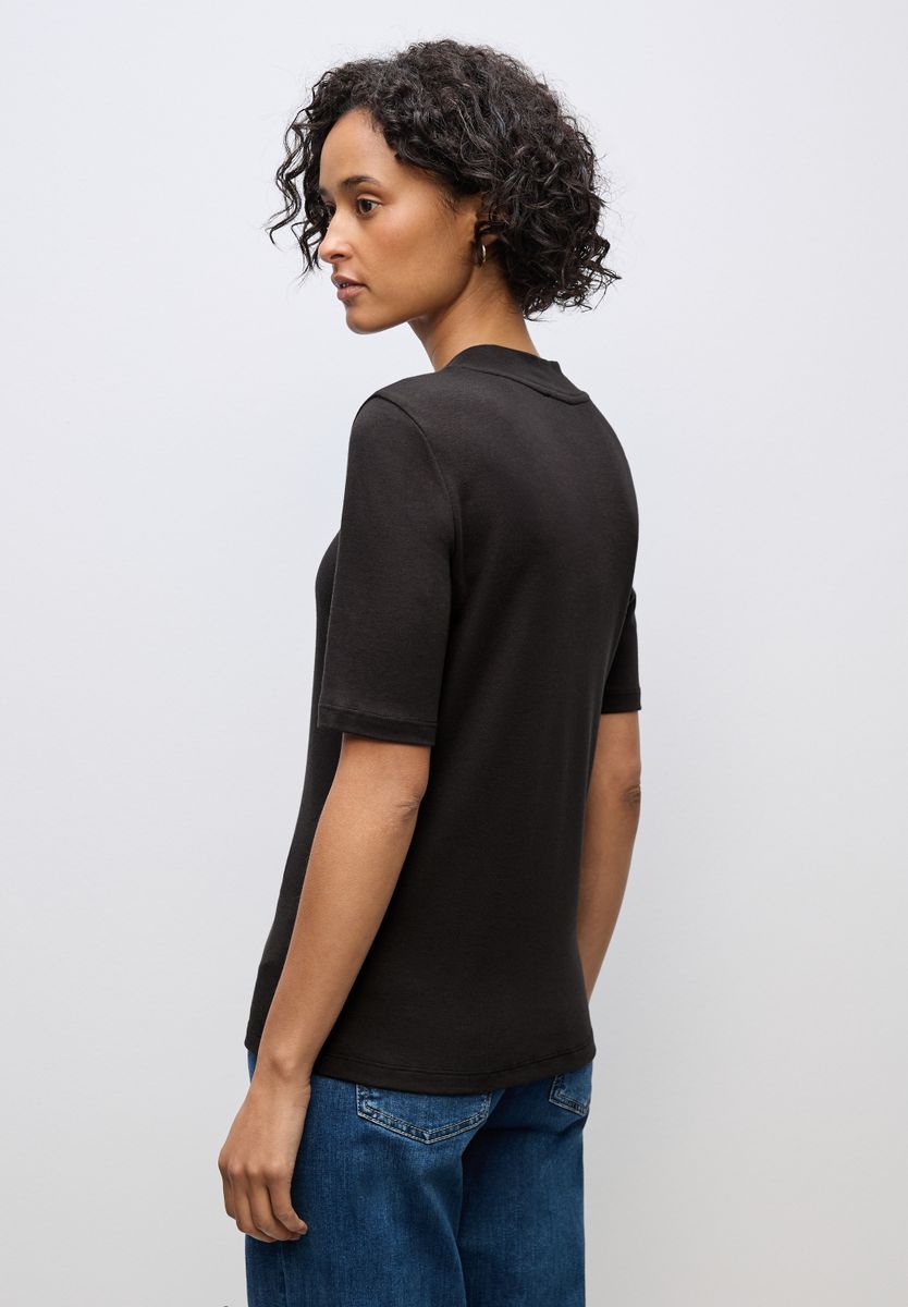 Shirt mit Cut-Out Detail
