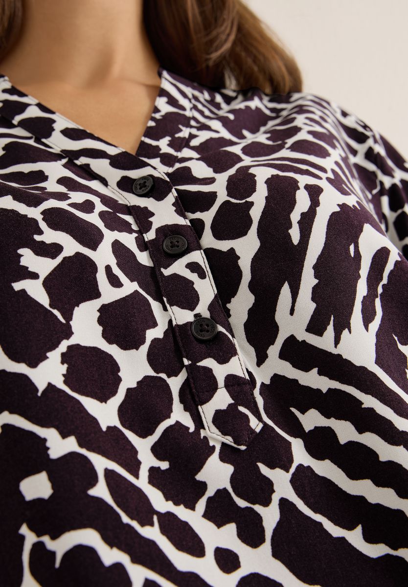 Gemusterte Bluse