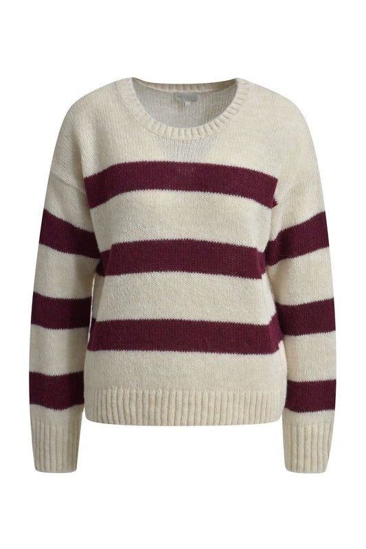 1/1 sleeve Pullover with oversized shoulders and normal fit