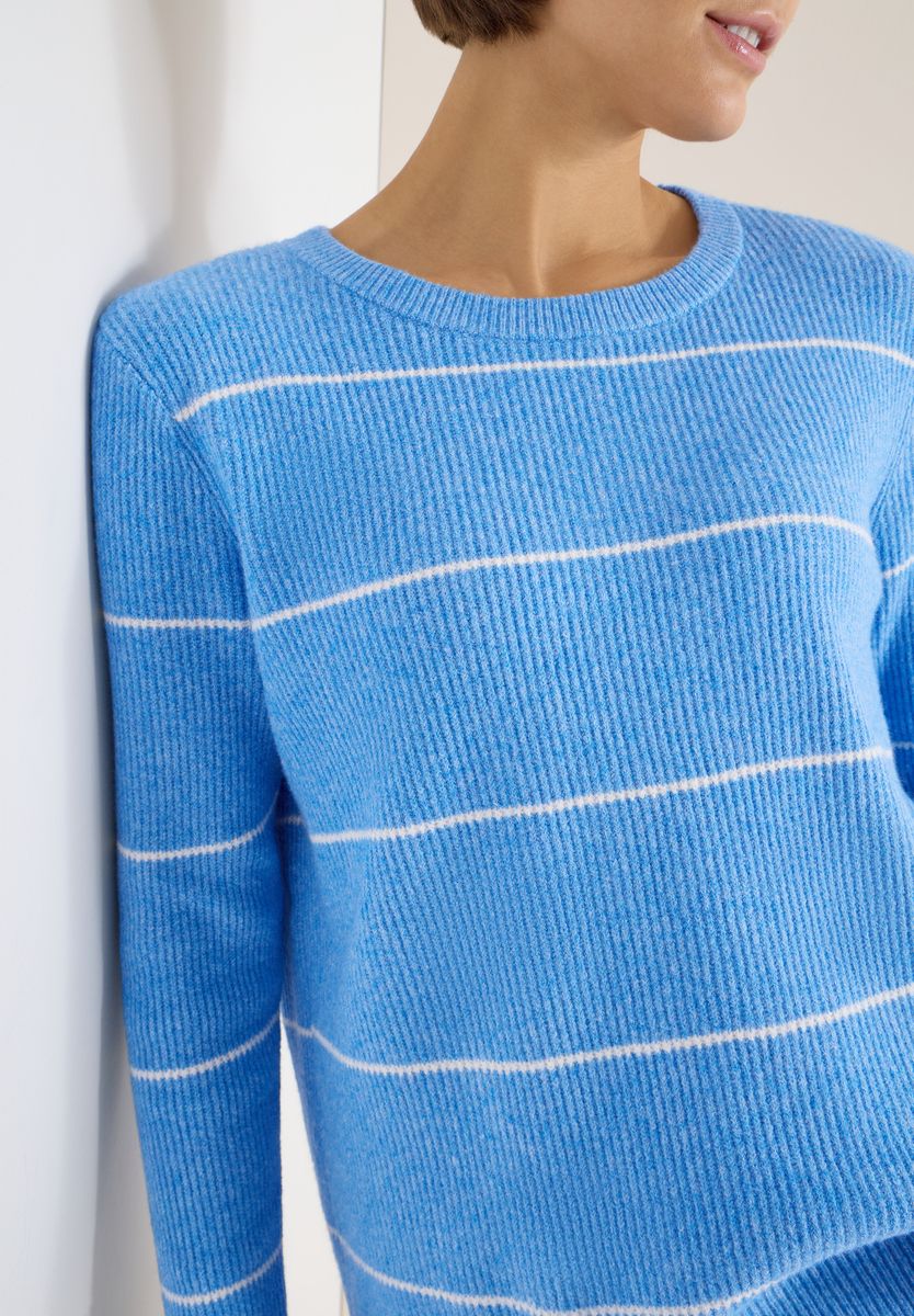 Gestreifter Strukturpullover