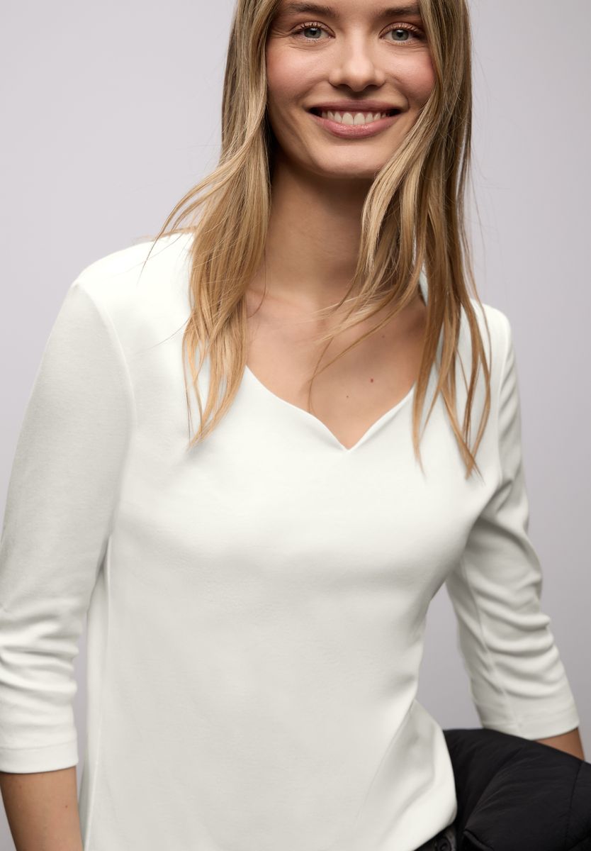 Shirt mit Herzausschnitt