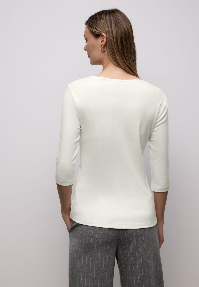 Shirt mit Herzausschnitt