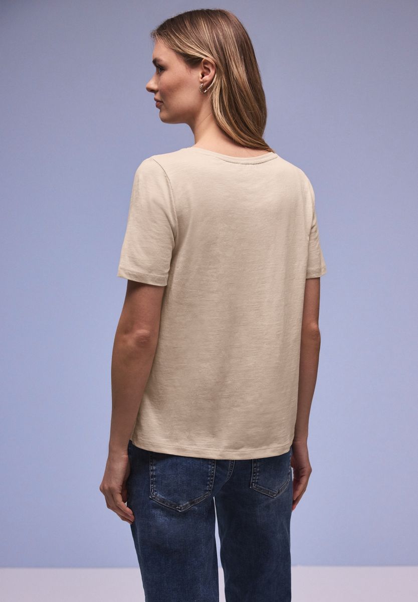 Basic T-Shirt mit gerundetem V-Neck