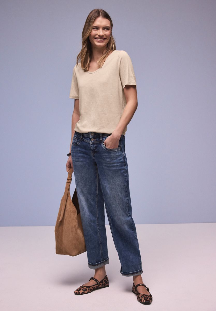 Basic T-Shirt mit gerundetem V-Neck