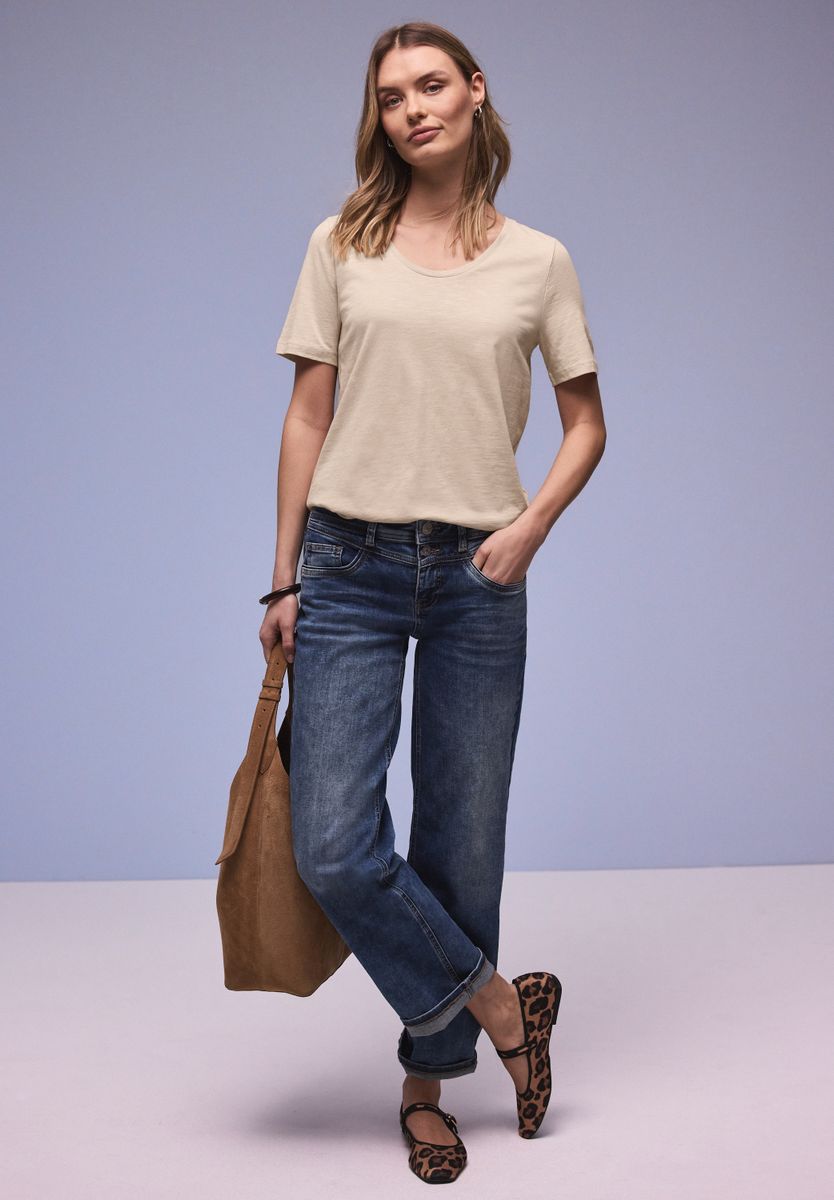 Basic T-Shirt mit gerundetem V-Neck