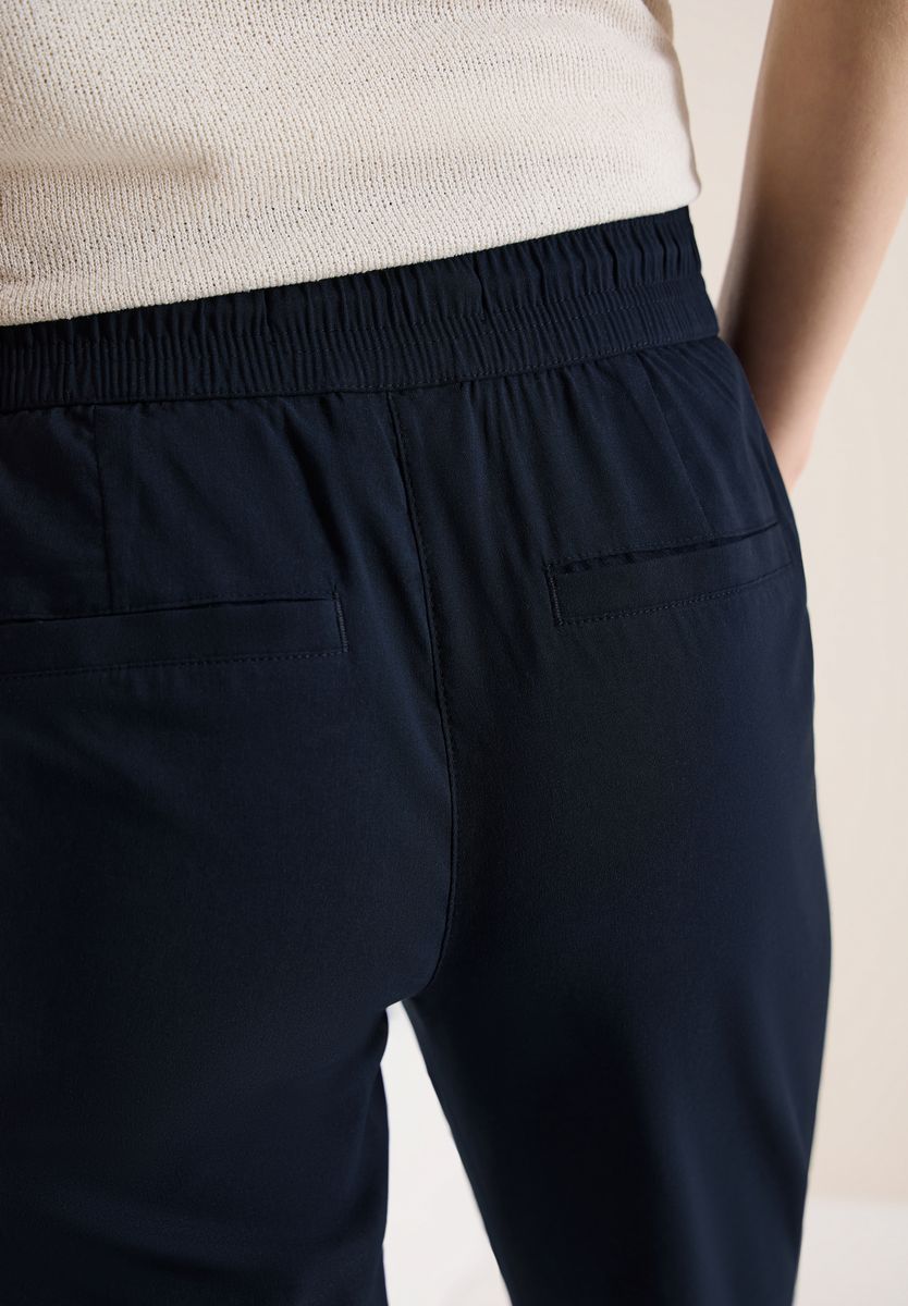 Mid Waist Slim Leg Hose im Casual Fit