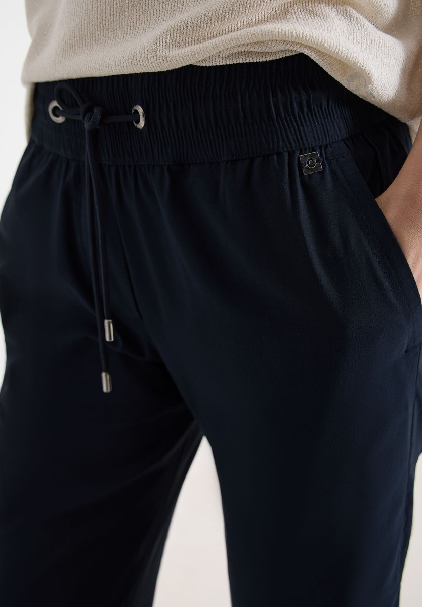 7/8 Mid Waist Slim Leg Hose im Casual Fit