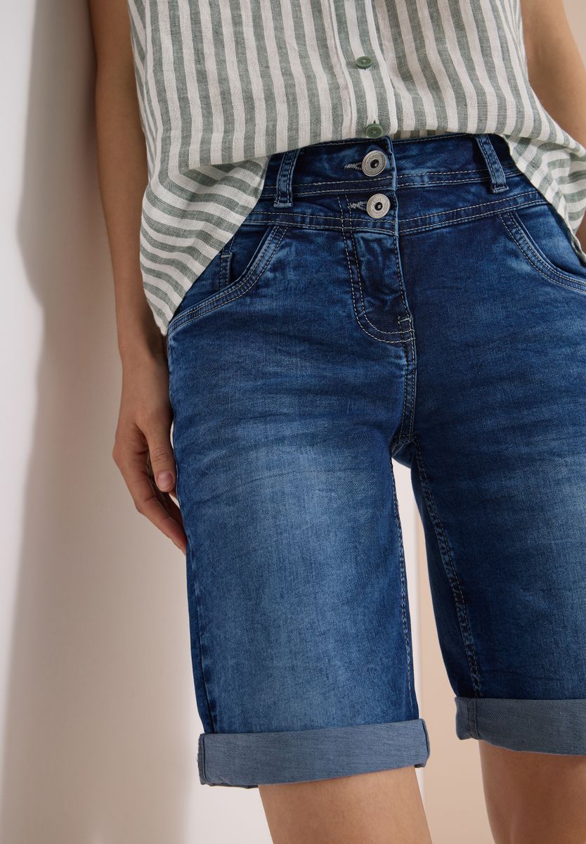 Slim Leg Jeansshorts im Casual Fit