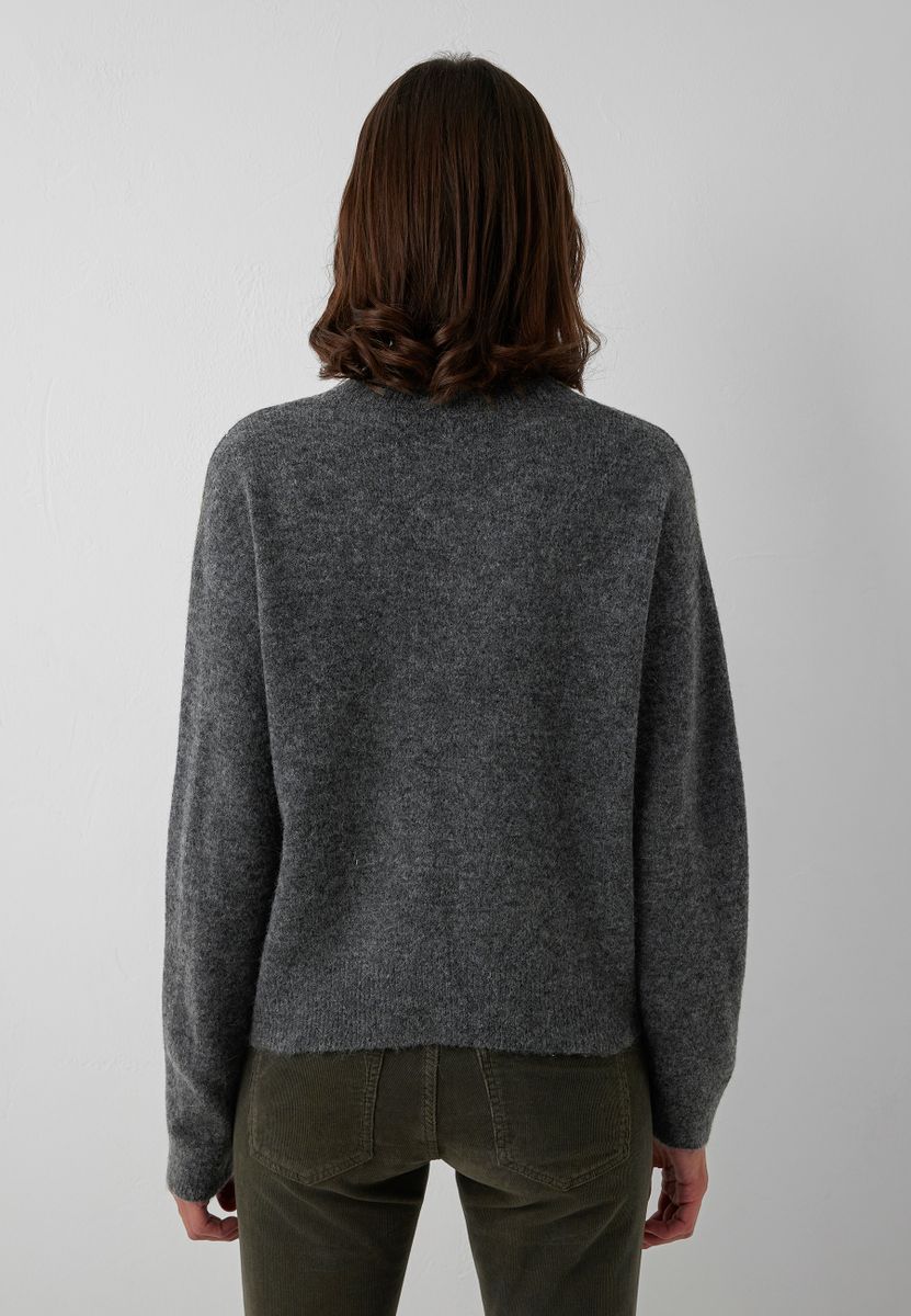 V NECK SWEATER