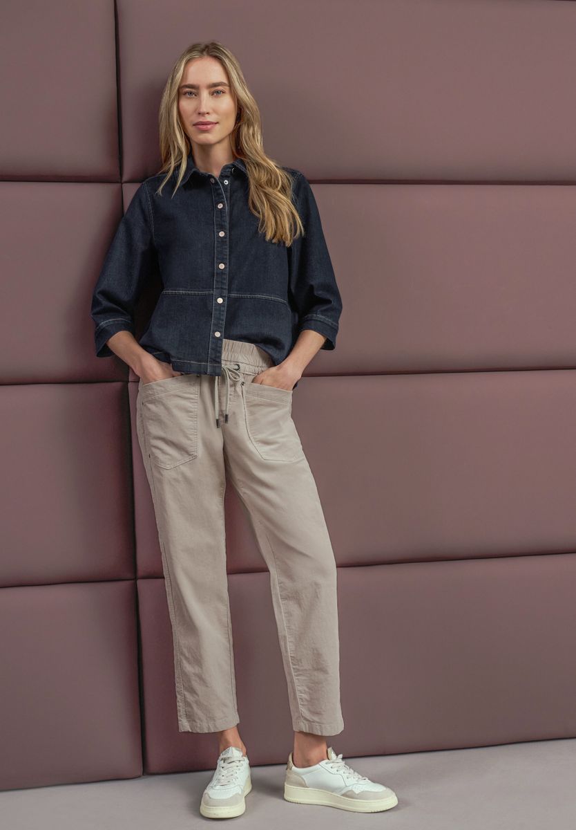 Slim Leg Cordhose im Loose Fit
