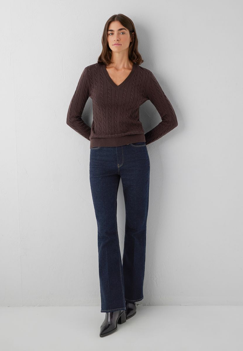 V-NECK SWEATER
