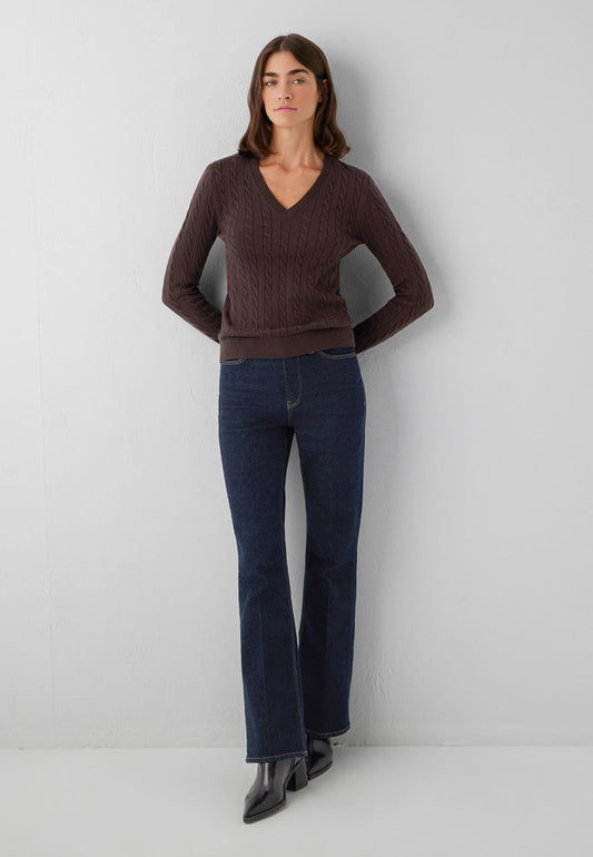 V-NECK SWEATER