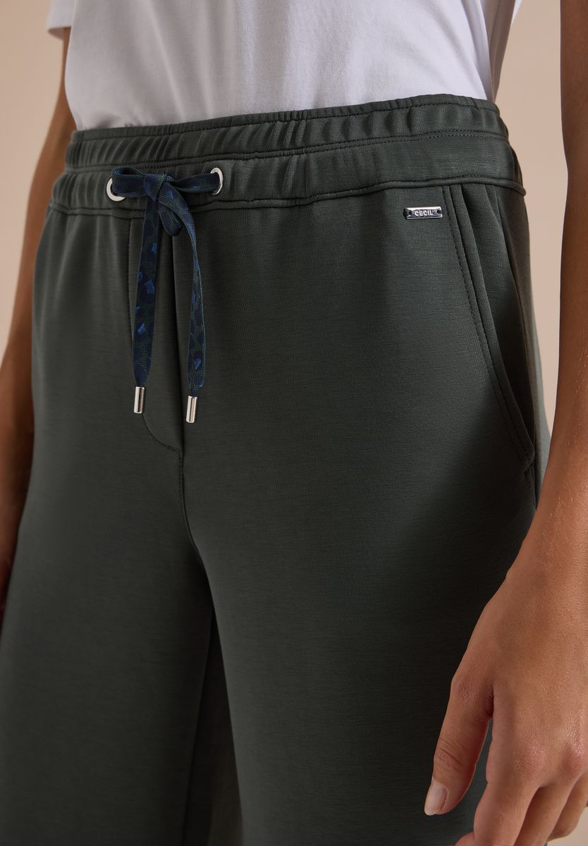Wide Leg Hose in Silk-Touch-Qualität