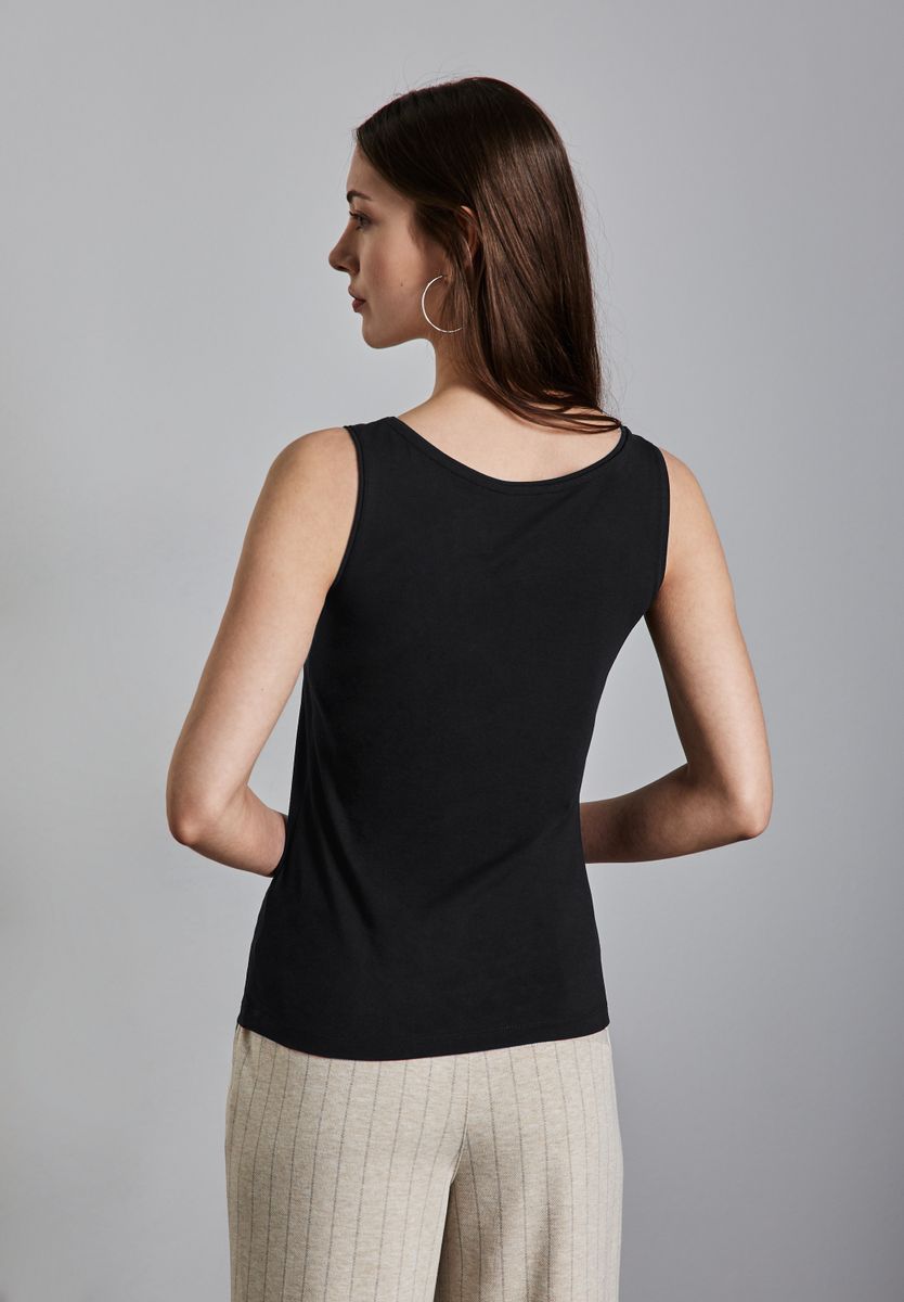 Basic Top mit Rundhals in Unifarbe